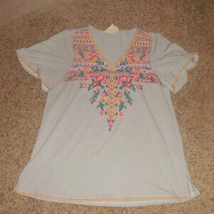 Savanna Jane Gray Embroidered Tee Blouse Top M